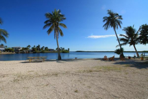 Are you ready for a charming and colorful island vacation - Villa Island Time, Matlacha